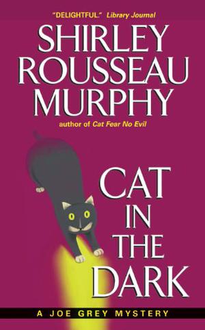 Cat in the Dark (Joe Grey #4)