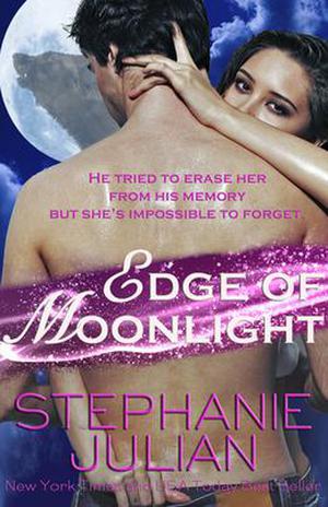 Edge of Moonlight (Lucani Lovers #3)