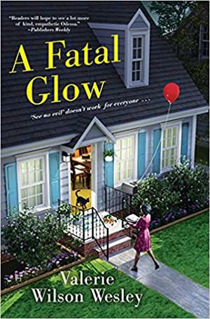 A Fatal Glow (Odessa Jones #2)