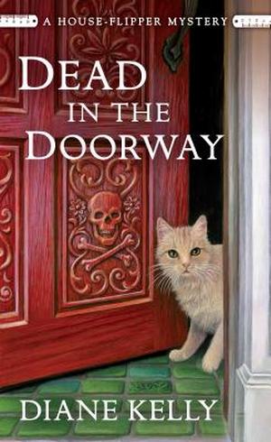 Dead in the Doorway (House-Flipper Mystery #2)