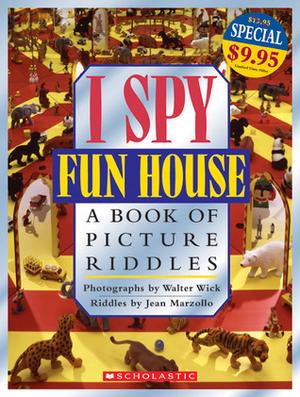 I Spy Fun House: A Book of Picture Riddles (I Spy #1)