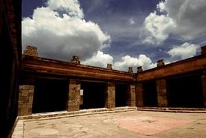 The Jaguar House, in Shadow (The Universe of Xuya #1)